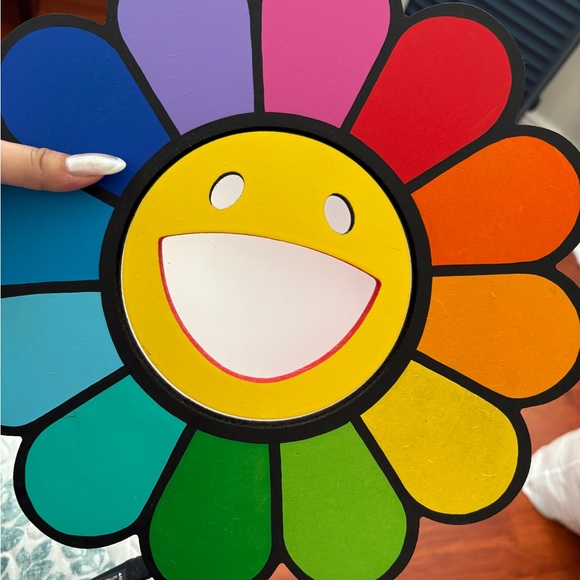 Multicolor Smiling Flower Wall Decor - Picture 2 of 10